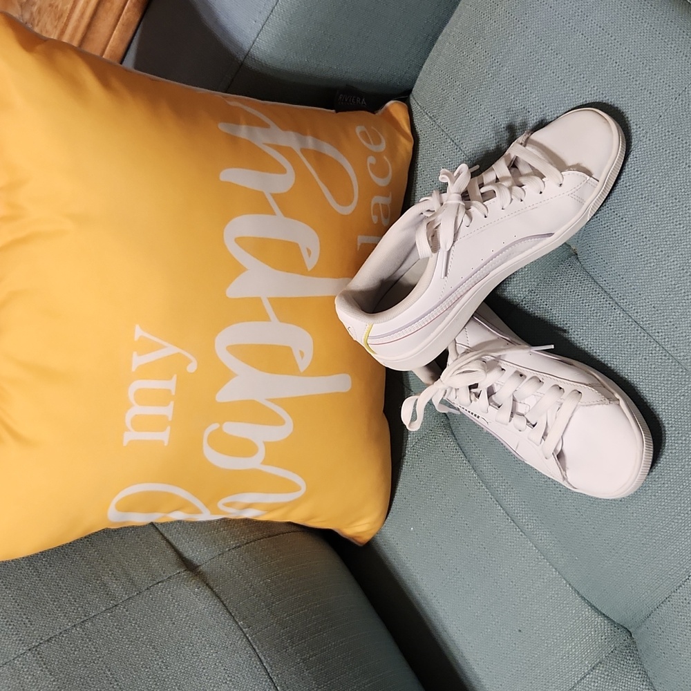 PUMA Leather Sneakers - Size 6